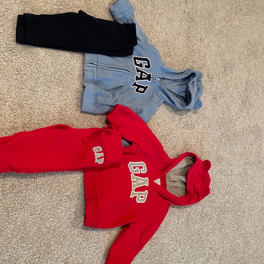 3 baby Gap outfits